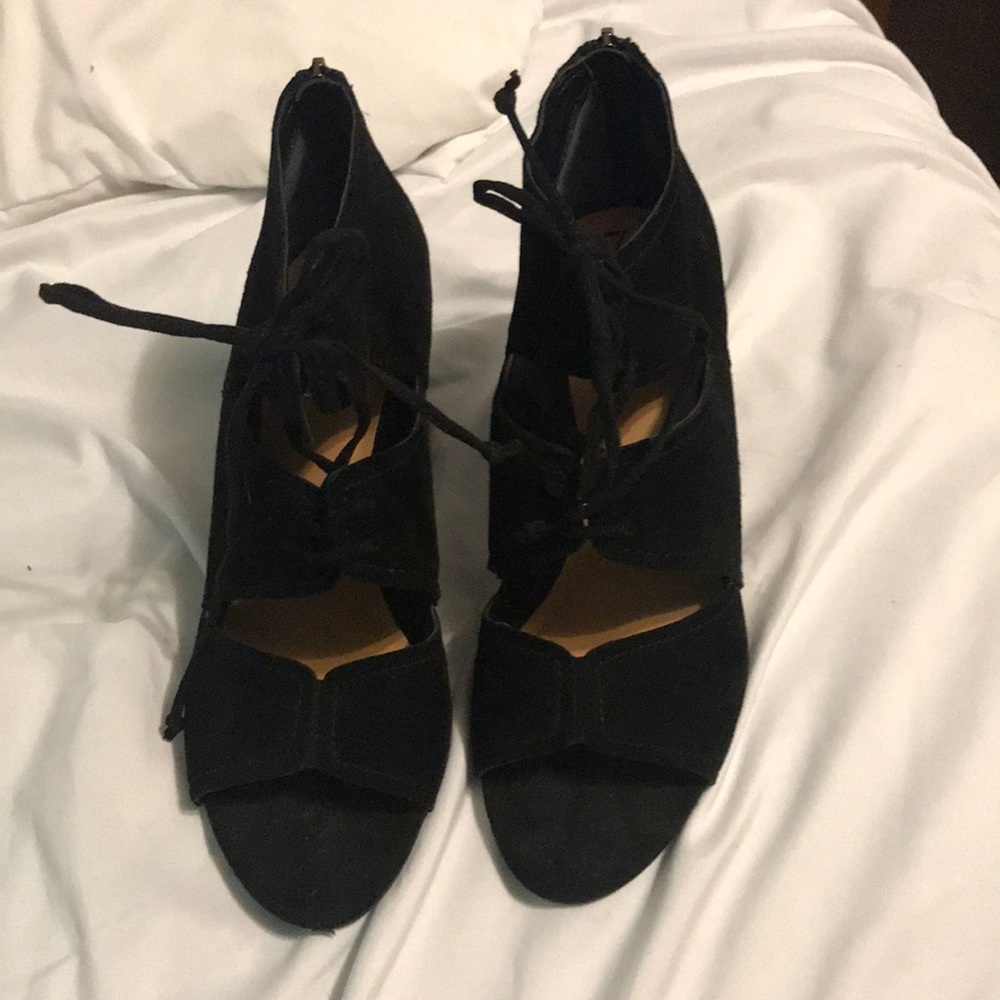 black lace up mini heels